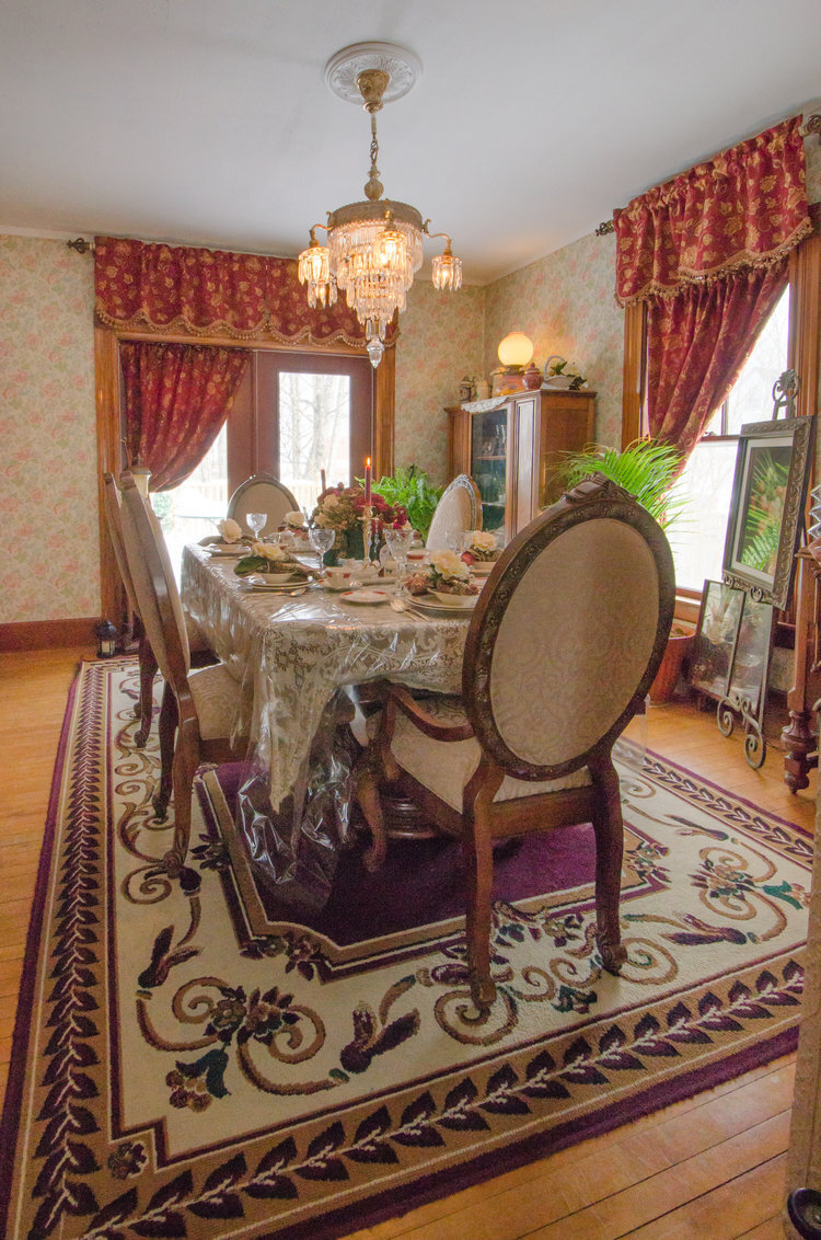 Bed and Breakfast Dining Area